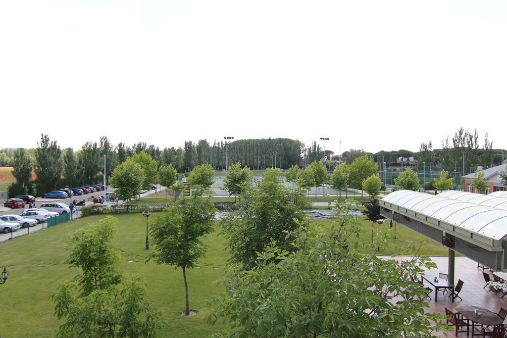 Hotel Lasa Sport Valladolid Luaran gambar